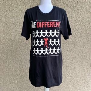BE DIFFERENT unisex cotton t-shirt Sz S
